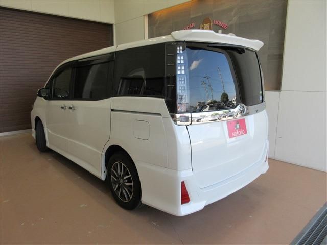 TOYOTA VOXY 2015 Image 31