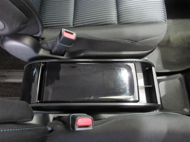 TOYOTA VOXY 2015 Image 31