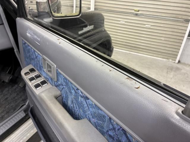 TOYOTA LANDCRUISER PRADO 1995 Image 31