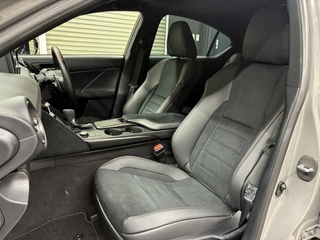 TOYOTA ＩＳ５００ 2022 Image 31