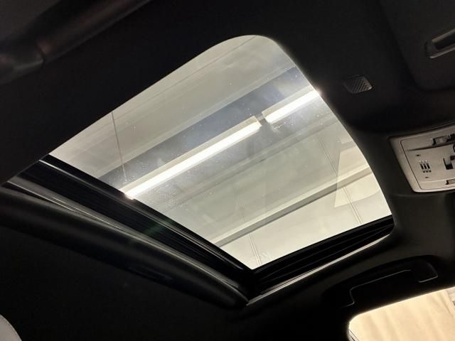 TOYOTA ＩＳ５００ 2022 Image 31