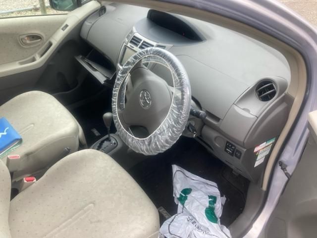 TOYOTA VITZ 2008 Image 31