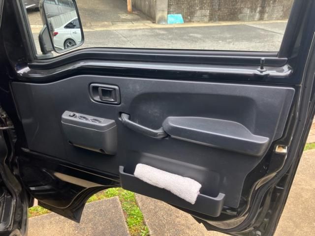 DAIHATSU HIJET TRUCK 4WD 2017 Image 31