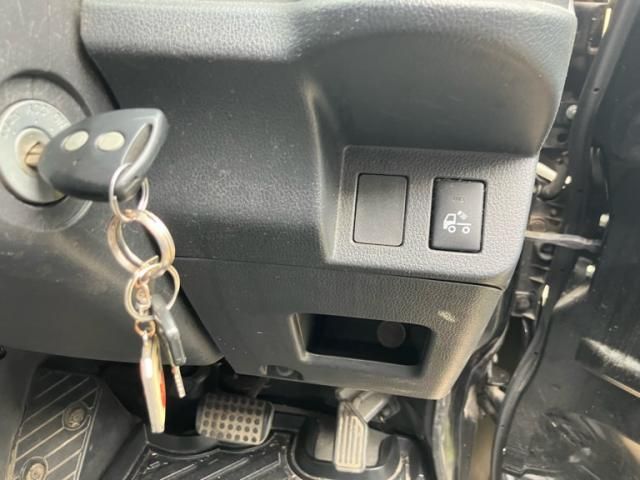 DAIHATSU HIJET TRUCK 4WD 2017 Image 31