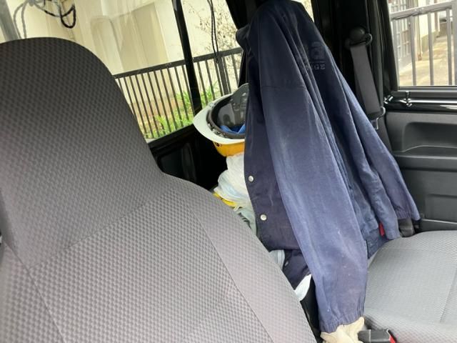 DAIHATSU HIJET TRUCK 4WD 2017 Image 31