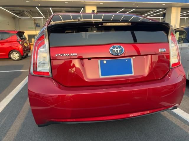 TOYOTA PRIUS 2014 Image 31