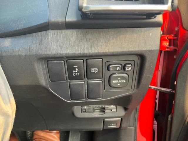 TOYOTA PRIUS 2014 Image 31