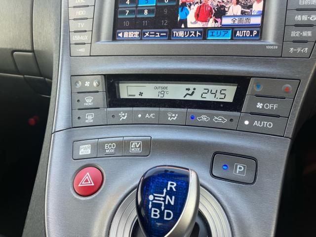 TOYOTA PRIUS 2014 Image 31
