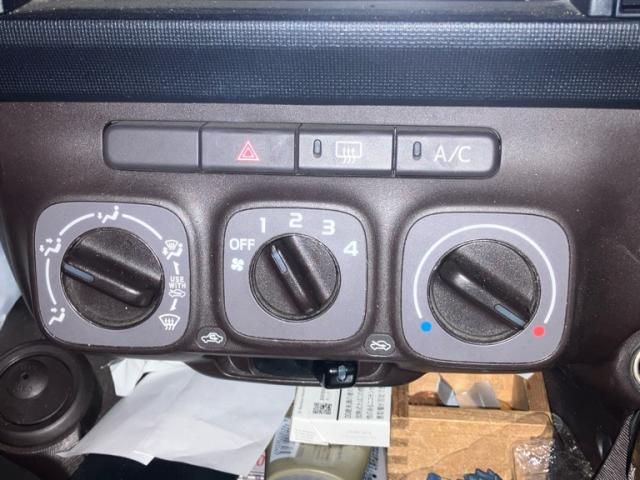 TOYOTA PASSO 2012 Image 31