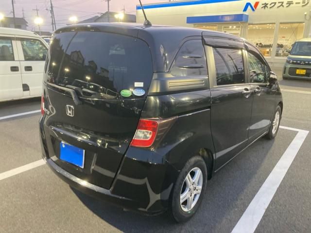 HONDA FREED SPIKE 2013 Image 31