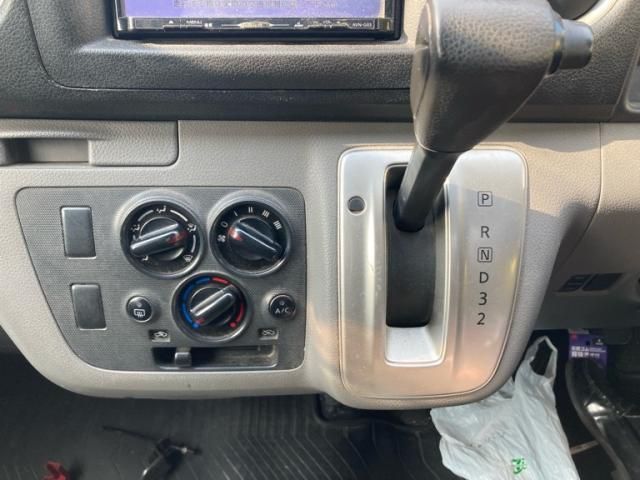 NISSAN NV350 CARAVAN 1.2T 2014 Image 31