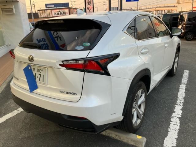 TOYOTA LEXUS NX300H 2015 Image 31