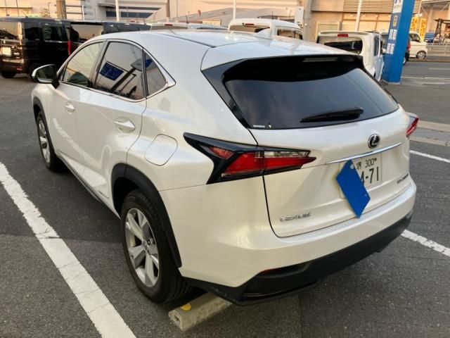 TOYOTA LEXUS NX300H 2015 Image 31