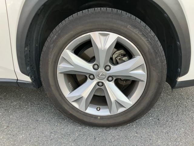 TOYOTA LEXUS NX300H 2015 Image 31