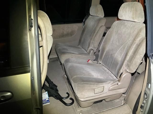 MAZDA MPV 2001 Image 31