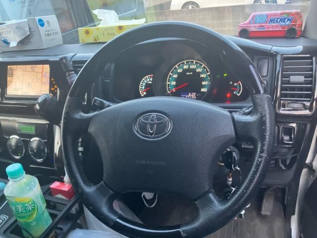 TOYOTA REGIUSACE VAN 2WD 2011 Image 31