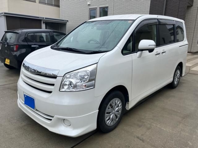 TOYOTA NOAH 2009 Image 31