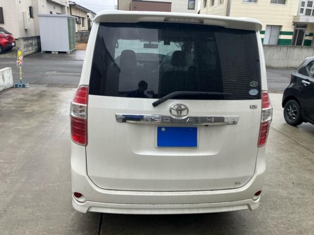 TOYOTA NOAH 2009 Image 31