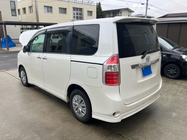 TOYOTA NOAH 2009 Image 31