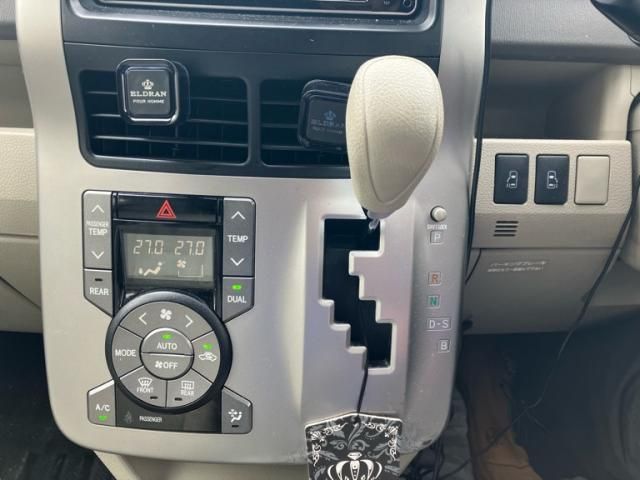 TOYOTA NOAH 2009 Image 31