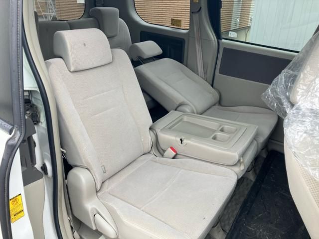 TOYOTA NOAH 2009 Image 31