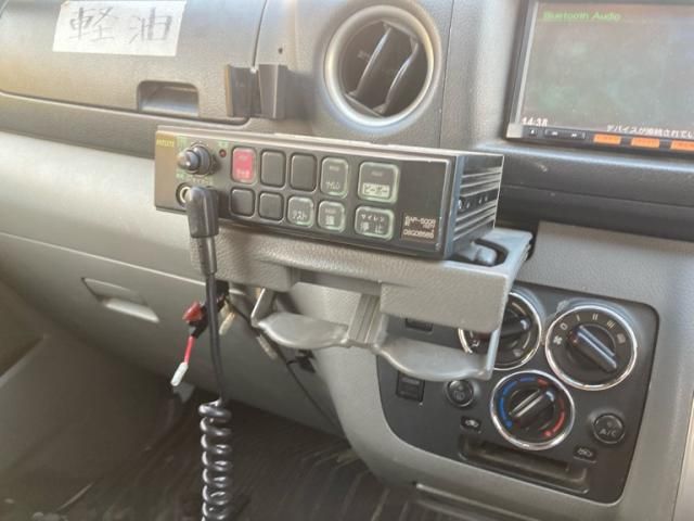 NISSAN NV350 CARAVAN 2016 Image 31