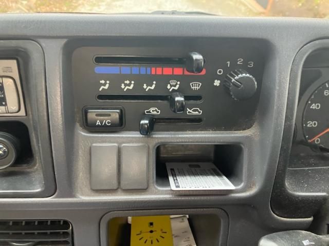 SUBARU SAMBAR TRUCK 4WD 2000 Image 31