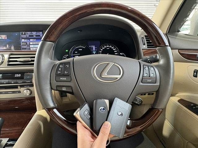 TOYOTA LEXUS LS600H 2013 Image 31