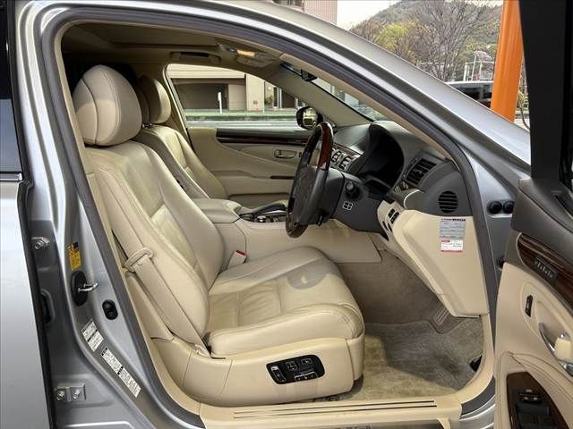 TOYOTA LEXUS LS600H 2013 Image 31