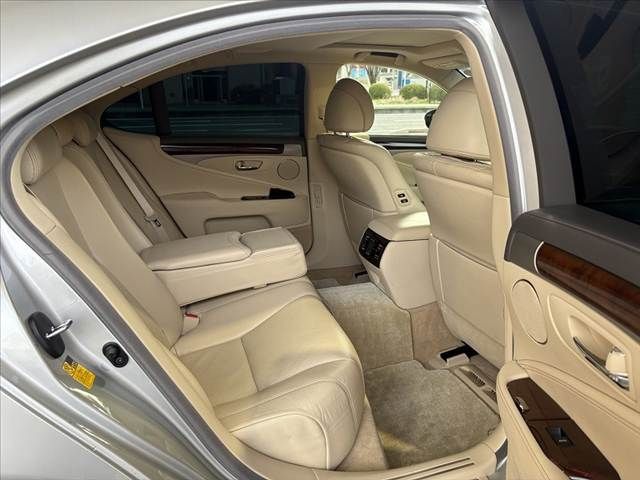 TOYOTA LEXUS LS600H 2013 Image 31