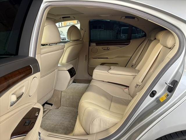 TOYOTA LEXUS LS600H 2013 Image 31