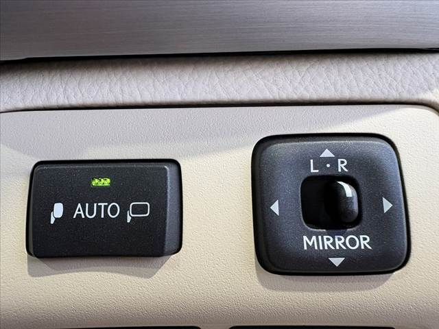 TOYOTA LEXUS LS600H 2013 Image 31