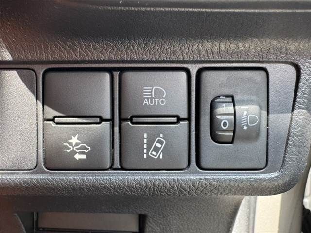 TOYOTA COROLLA AXIO 2015 Image 31