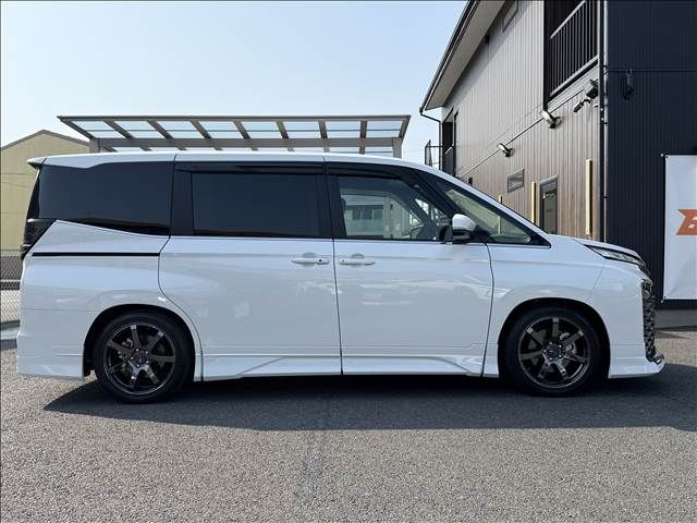 TOYOTA VOXY 2024 Image 31