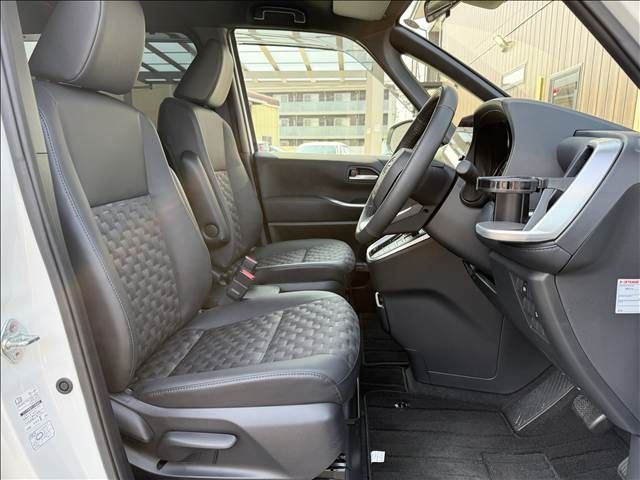 TOYOTA VOXY 2024 Image 31