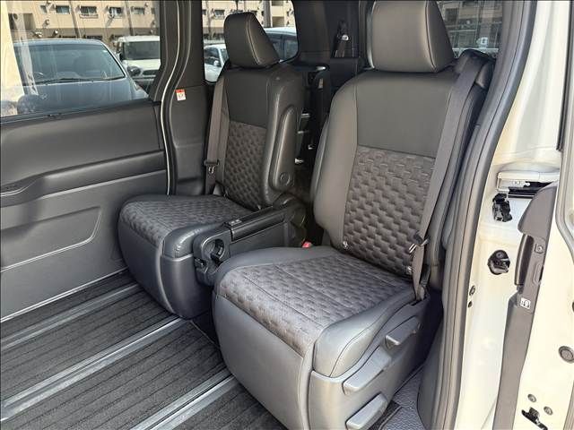 TOYOTA VOXY 2024 Image 31