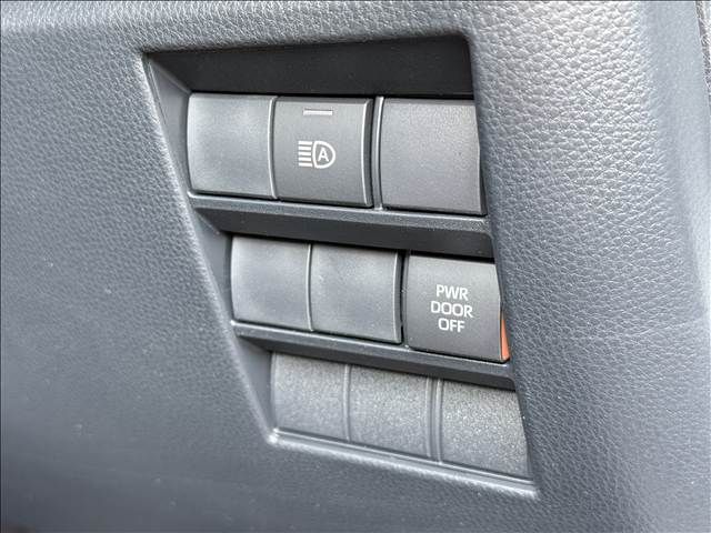 TOYOTA VOXY 2024 Image 31