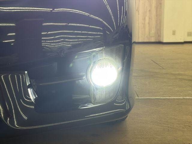 TOYOTA CROWN SEDAN 2011 Image 31