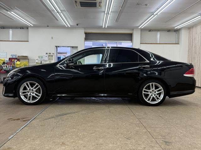 TOYOTA CROWN SEDAN 2011 Image 31