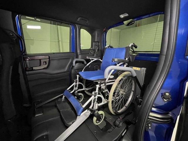 HONDA N BOX CUSTOM 2020 Image 31