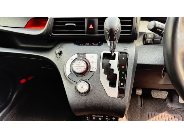 TOYOTA SIENTA HYBRID 2020 Image 31