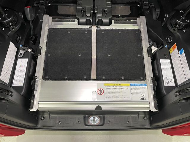 HONDA N BOX CUSTOM 2018 Image 31