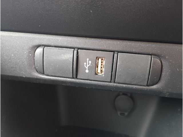 TOYOTA YARIS HYBRID 2022 Image 31