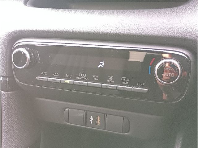 TOYOTA YARIS HYBRID 2022 Image 31