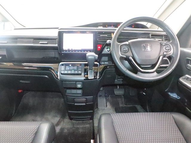 HONDA STEPWAGON 2017 Image 31