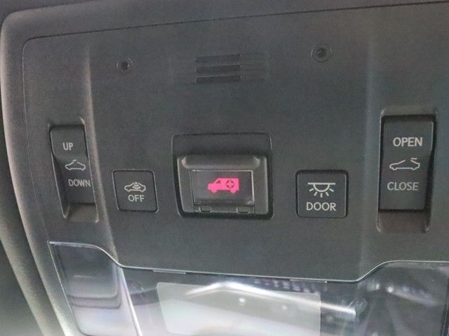 TOYOTA LEXUS UX250H 2019 Image 31