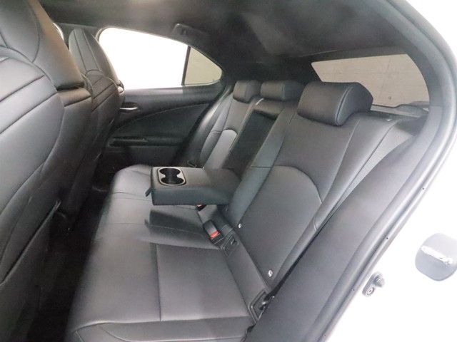 TOYOTA LEXUS UX250H 2019 Image 31