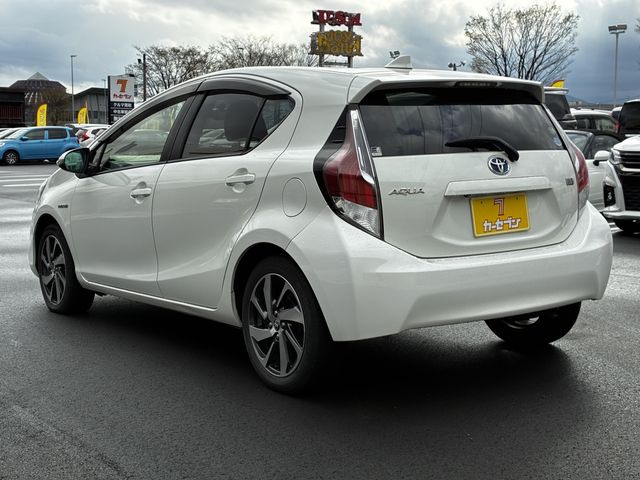 TOYOTA AQUA 2015 Image 31