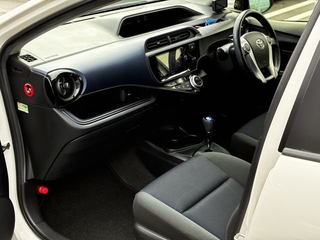 TOYOTA AQUA 2015 Image 31