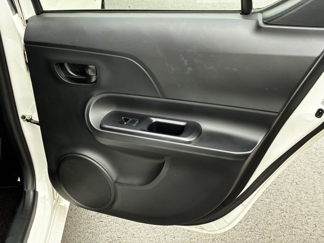 TOYOTA AQUA 2015 Image 31